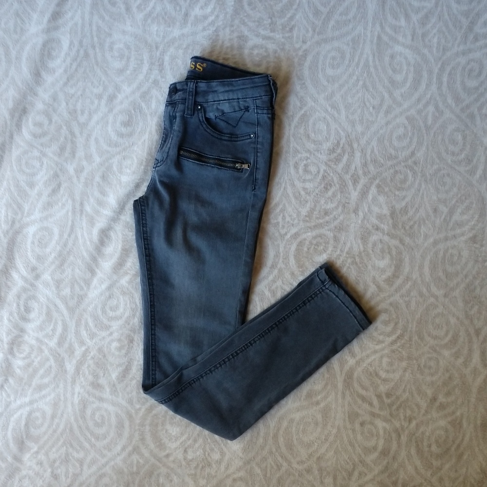 Girls gray skinny jeans w/ zipper accents